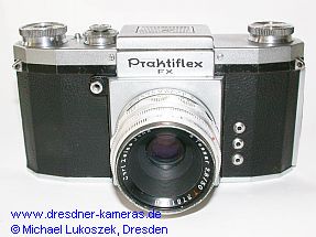 Praktica FX, Modell 1952 (hier als USA-Exportversion Praktiflex FX, 1953-1954) mit Tessar 2,8/50
