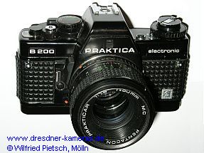 Praktica B 200 mit gepr�gtem Schild Cattaneo (1. Version mit Metall-Schnellspannhebel)