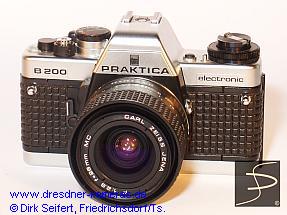 Praktica B 200 chrom mit genoppter Belederung